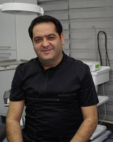 Dr. İkram Sadıqov klinikada